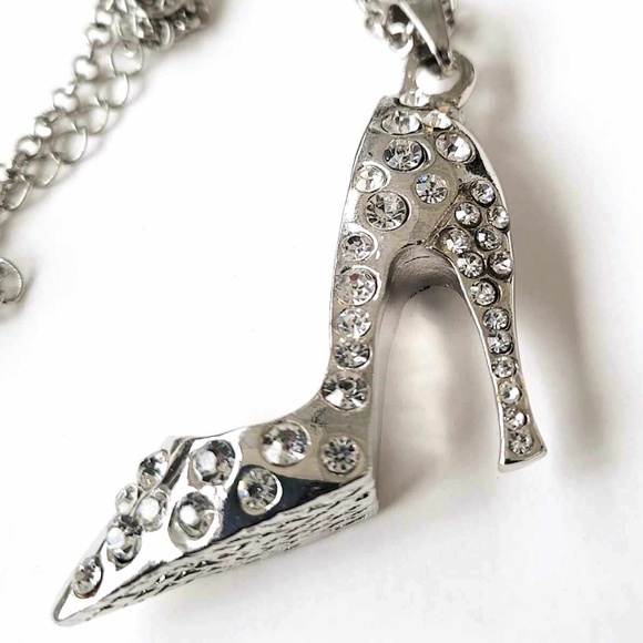 💗Vintage Silver Rhinestone Covered High Heel Shoe Heavy Pendant Chain Necklace - Picture 3 of 6